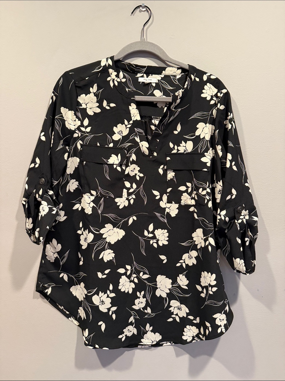 Maurices Black Floral Split V-Neck Blouse with White Print